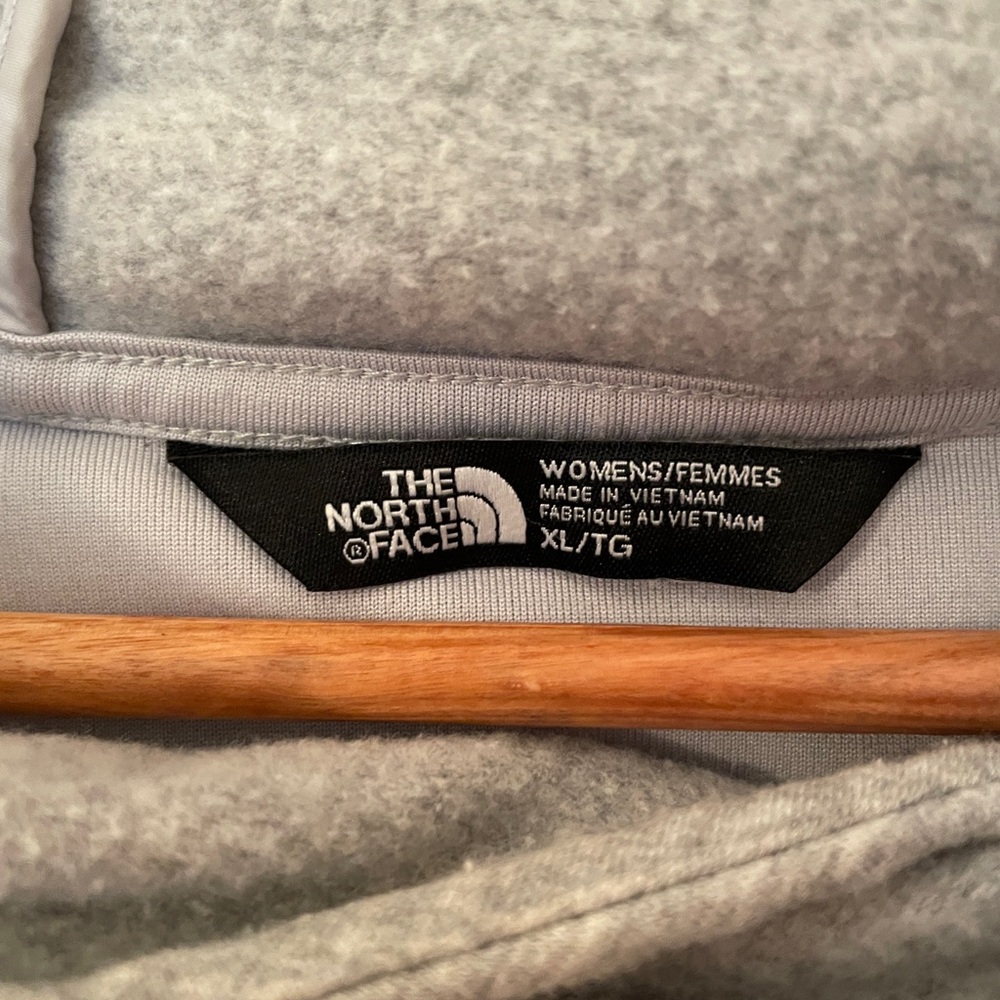 The North Face Light Gray Women's Hoodie with Quilted Body Sz XL - Picture 4 of 7